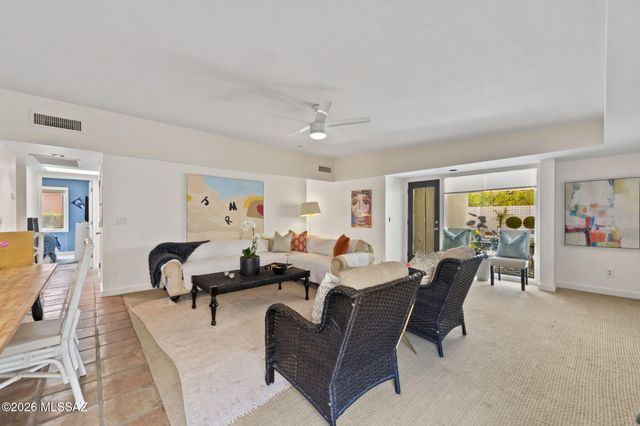 137 S Shadow Creek Place, Tucson, AZ 85748