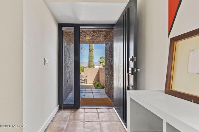 137 S Shadow Creek Place, Tucson, AZ 85748