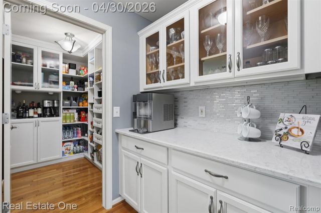 143 Blackberry Drive, White Lake, MI 48386