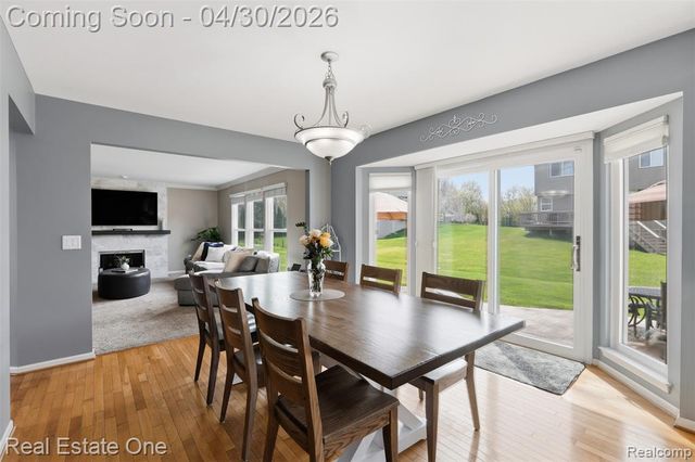 143 Blackberry Drive, White Lake, MI 48386