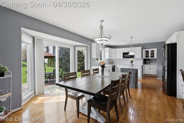143 Blackberry Drive, White Lake, MI 48386