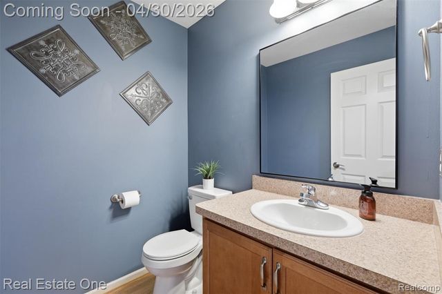 143 Blackberry Drive, White Lake, MI 48386