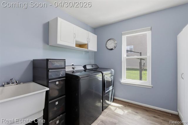 143 Blackberry Drive, White Lake, MI 48386