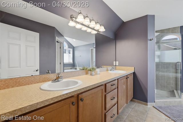 143 Blackberry Drive, White Lake, MI 48386