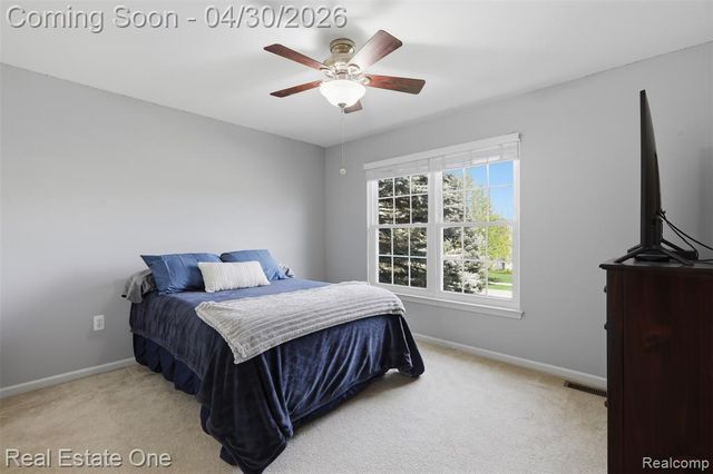 143 Blackberry Drive, White Lake, MI 48386