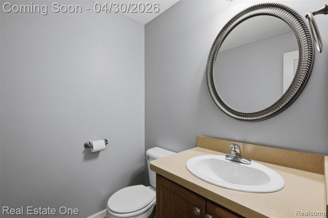 143 Blackberry Drive, White Lake, MI 48386