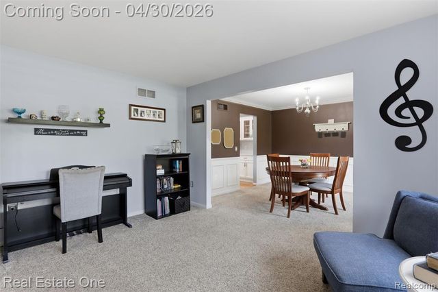143 Blackberry Drive, White Lake, MI 48386