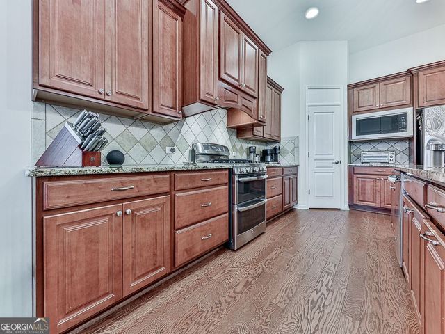 206 Canyon Fairway Trace, Canton, GA 30114