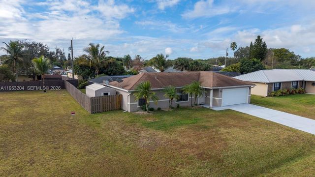 672 SW Stillman Ave, Port St. Lucie, FL 34953
