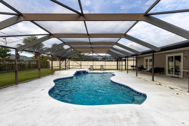 672 SW Stillman Ave, Port St. Lucie, FL 34953