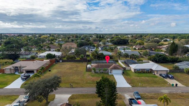 672 SW Stillman Ave, Port St. Lucie, FL 34953