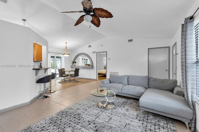 672 SW Stillman Ave, Port St. Lucie, FL 34953