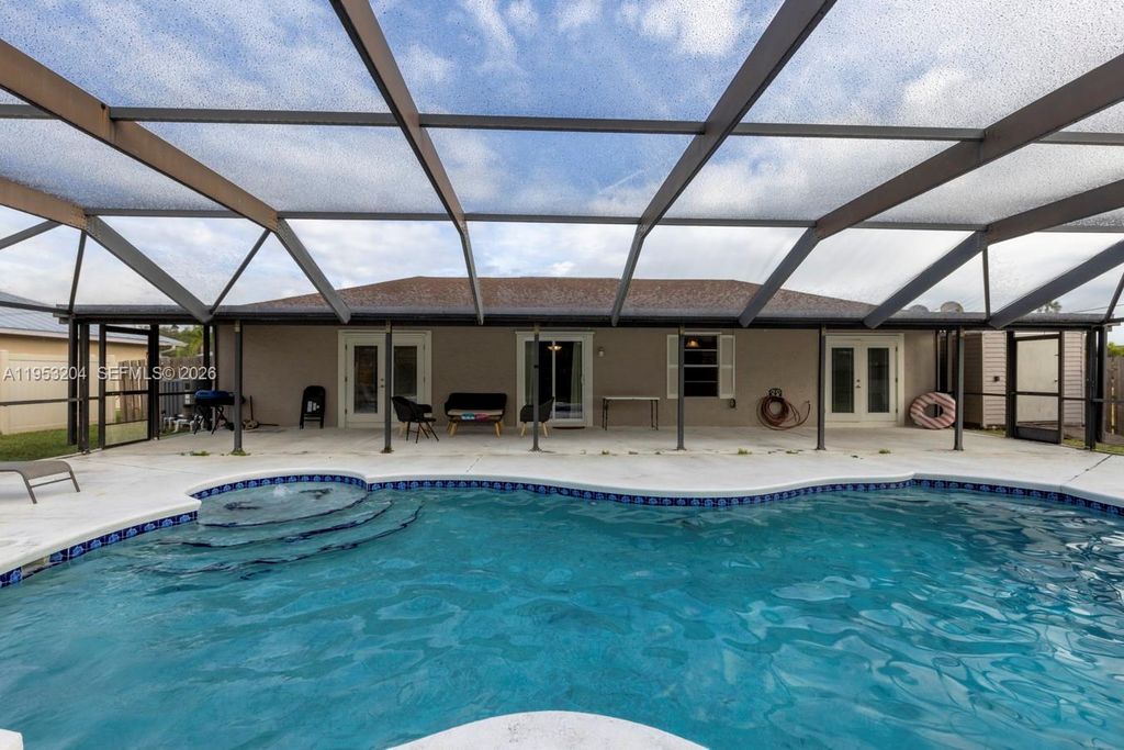 672 SW Stillman Ave, Port St. Lucie, FL 34953