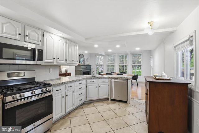135 S CEDAR ST, Lititz, PA 17543