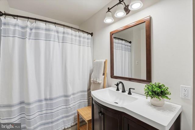 135 S CEDAR ST, Lititz, PA 17543