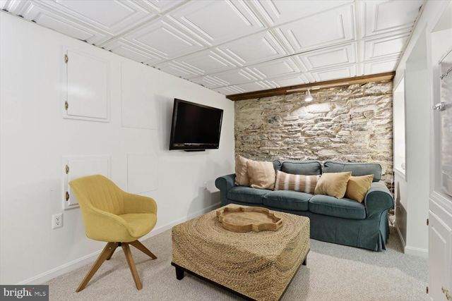 135 S CEDAR ST, Lititz, PA 17543