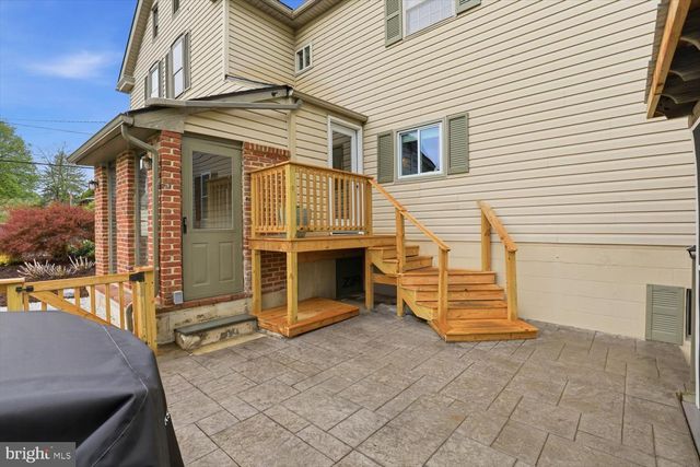 135 S CEDAR ST, Lititz, PA 17543