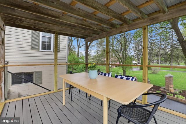 135 S CEDAR ST, Lititz, PA 17543
