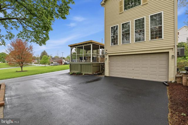 135 S CEDAR ST, Lititz, PA 17543
