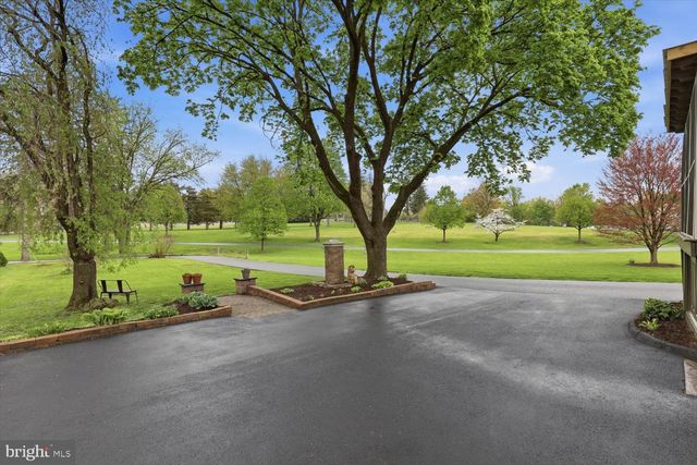135 S CEDAR ST, Lititz, PA 17543