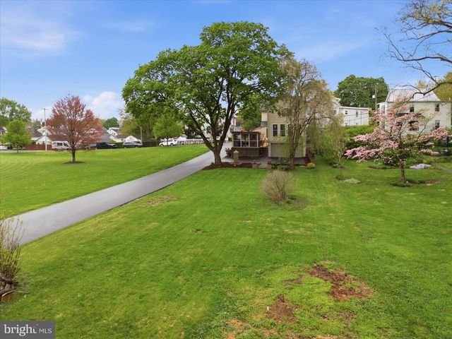 135 S CEDAR ST, Lititz, PA 17543