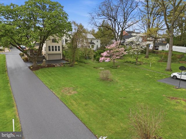 135 S CEDAR ST, Lititz, PA 17543