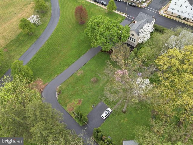 135 S CEDAR ST, Lititz, PA 17543