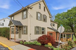 135 S CEDAR ST, Lititz, PA 17543
