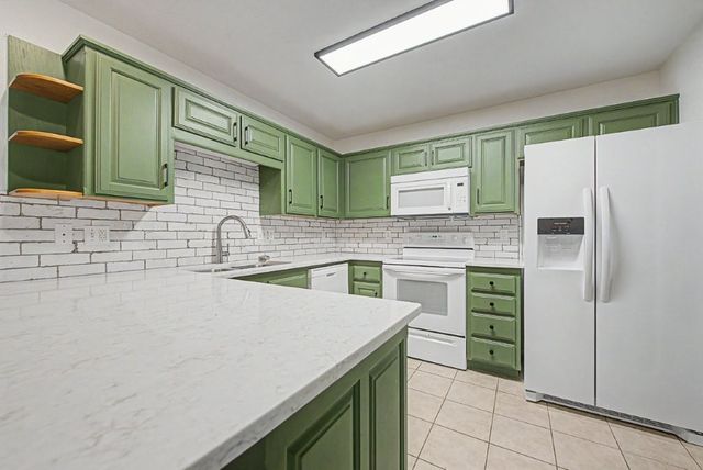 4 Sarum Lane, Bella Vista, AR 72714