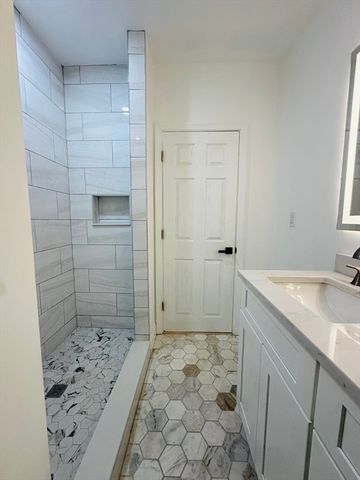 105 Nottinghill Rd 2, Boston, MA 02135