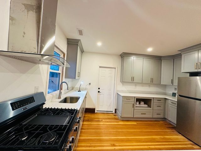 105 Nottinghill Rd 2, Boston, MA 02135