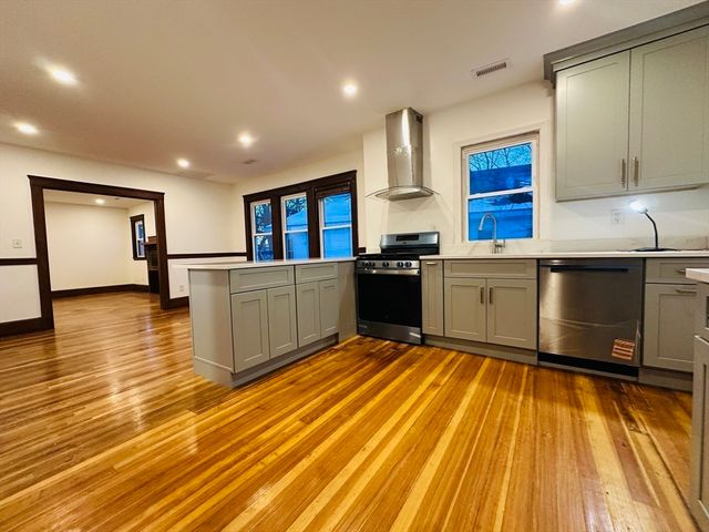 105 Nottinghill Rd 2, Boston, MA 02135