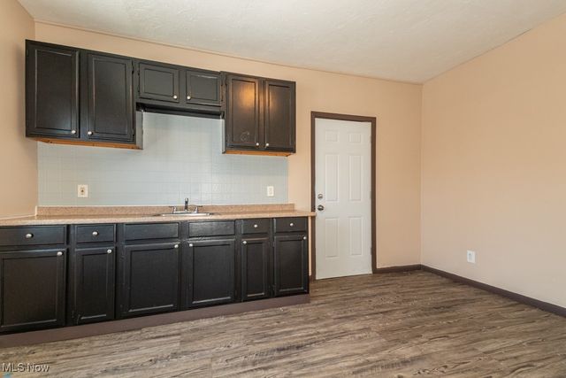 813 Wayside Road, Cleveland, OH 44110