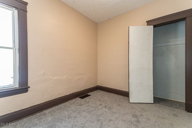 813 Wayside Road, Cleveland, OH 44110