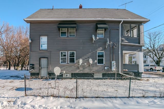 813 Wayside Road, Cleveland, OH 44110