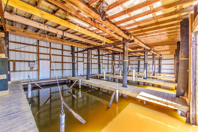 999 Four Point Rd, Dulac, LA 70353