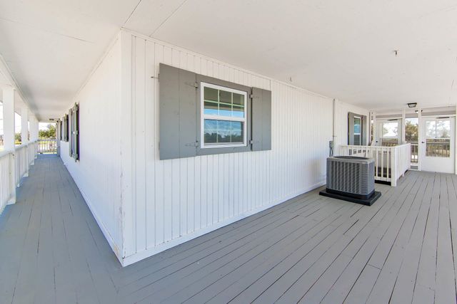 999 Four Point Rd, Dulac, LA 70353