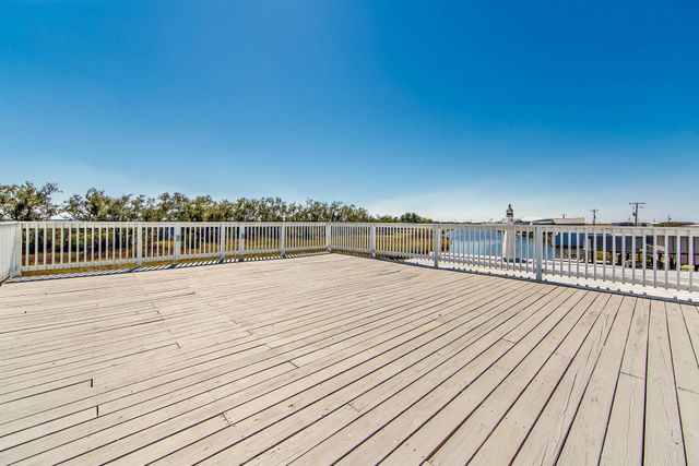 999 Four Point Rd, Dulac, LA 70353