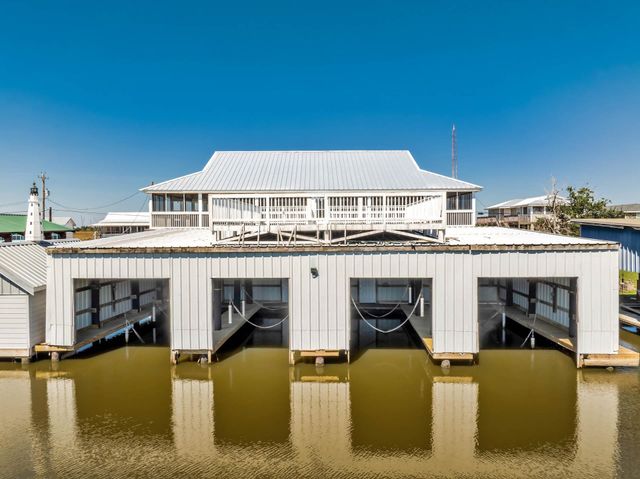 999 Four Point Rd, Dulac, LA 70353