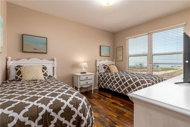 2354 Island Shores Drive, Dauphin Island, AL 36528