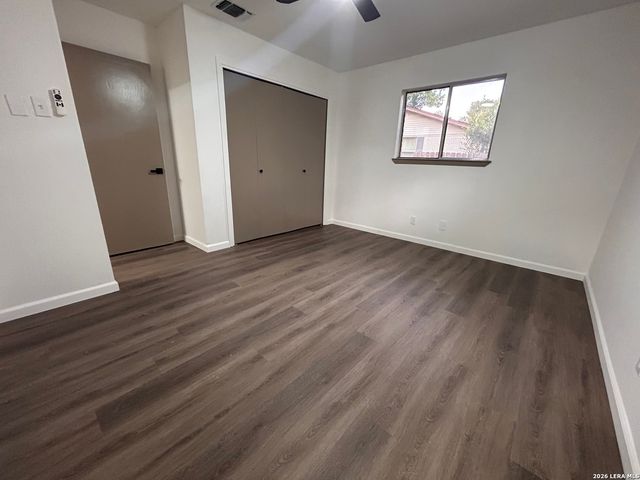 217 ELMWOOD DR, Seguin, TX 78155