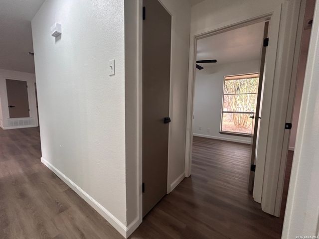 217 ELMWOOD DR, Seguin, TX 78155
