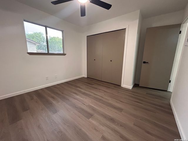 217 ELMWOOD DR, Seguin, TX 78155