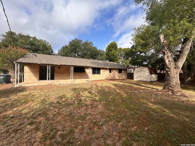 217 ELMWOOD DR, Seguin, TX 78155