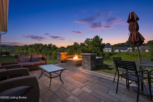 17025 Meander Way, Louisville, KY 40245