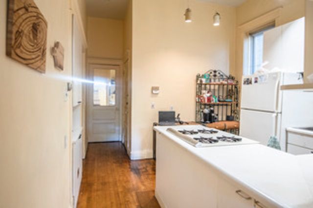 1911 W Belmont Avenue 1, Chicago, IL 60657