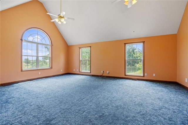 8747 Southpoint Drive, Richmond, MO 64085