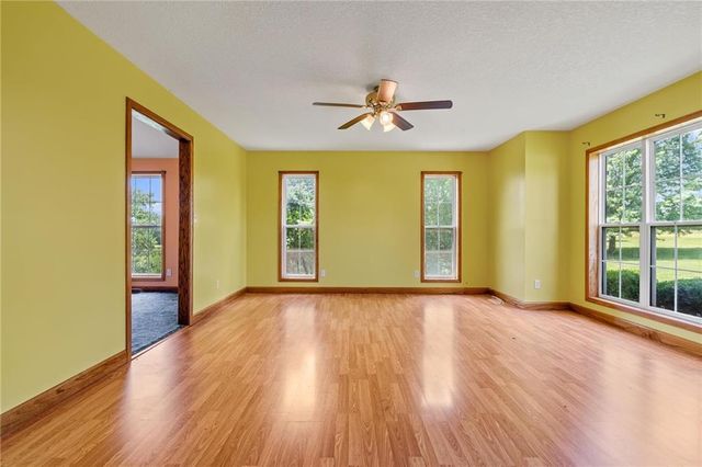 8747 Southpoint Drive, Richmond, MO 64085