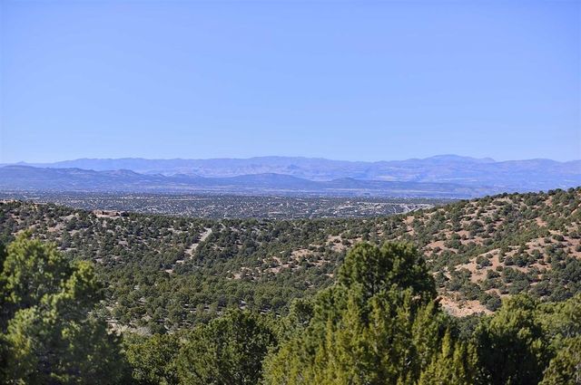 1071 S Summit Ridge, Santa Fe, NM 87501