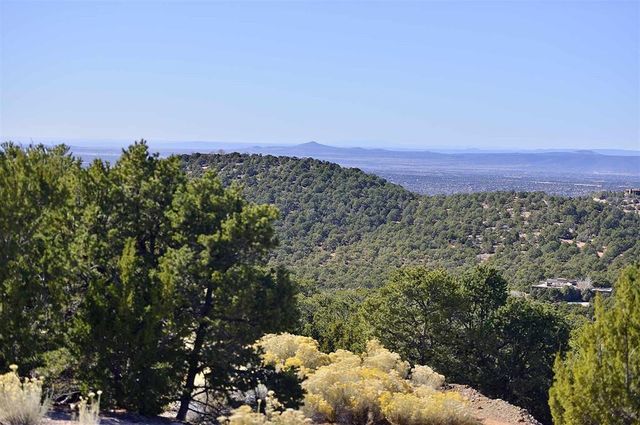 1071 S Summit Ridge, Santa Fe, NM 87501
